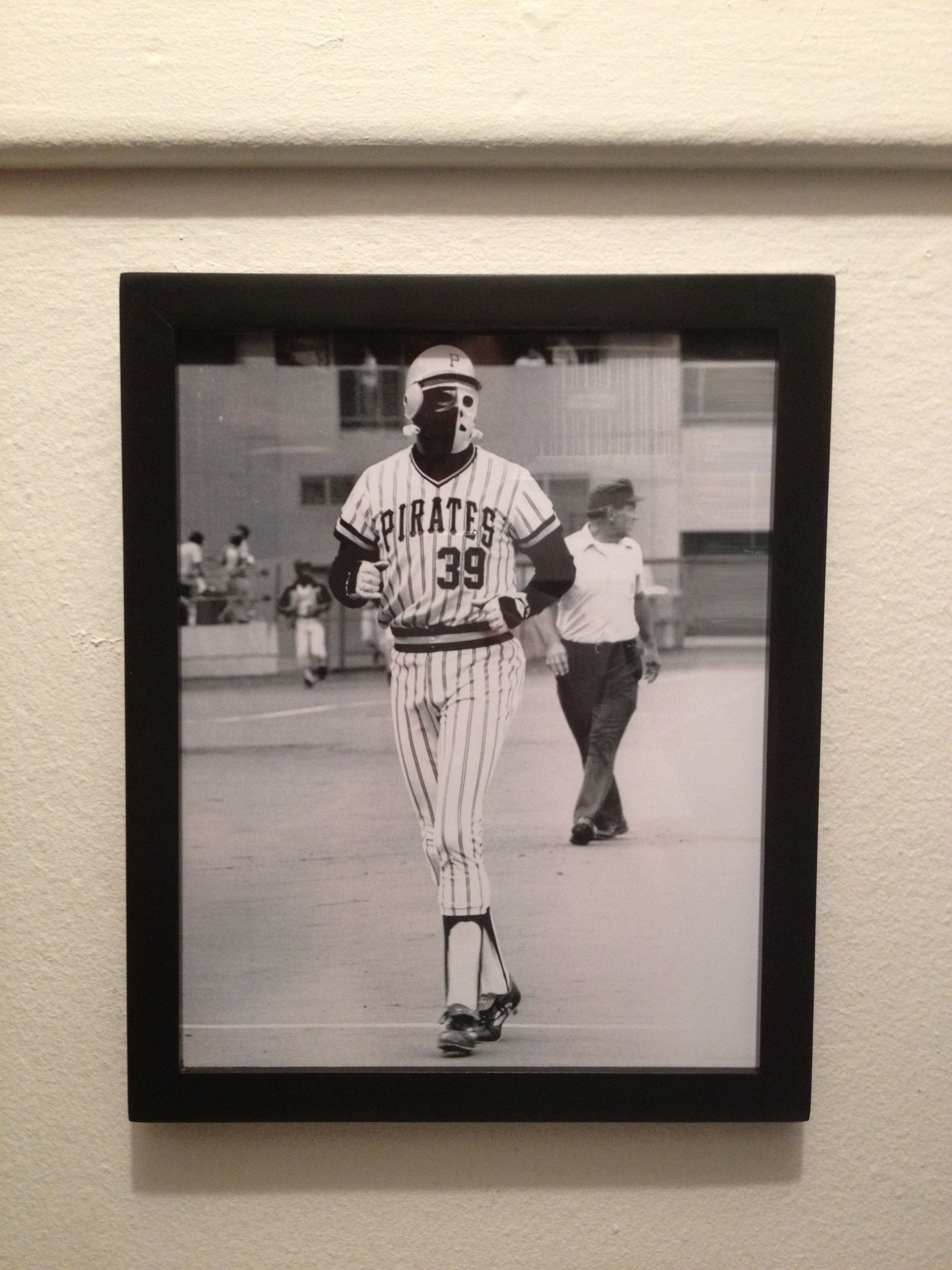 I'm a Man of My Word When it Comes to Framing Pictures of Dave Parker  Wearing a Hockey Mask While Playing Baseball